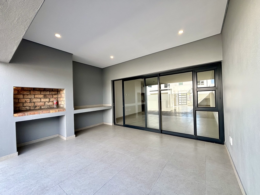 4 Bedroom Property for Sale in Sandown Western Cape